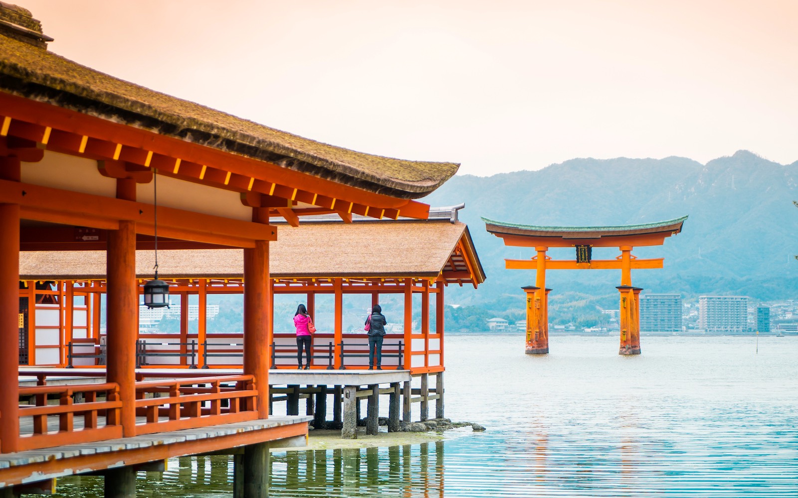 istock-junce-torii-miyajima-hiroshima-itsukushima.jpg